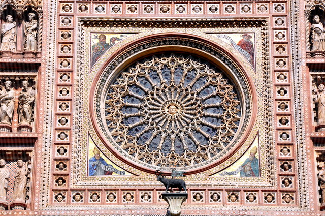 Eine wunderbare Fensterossette