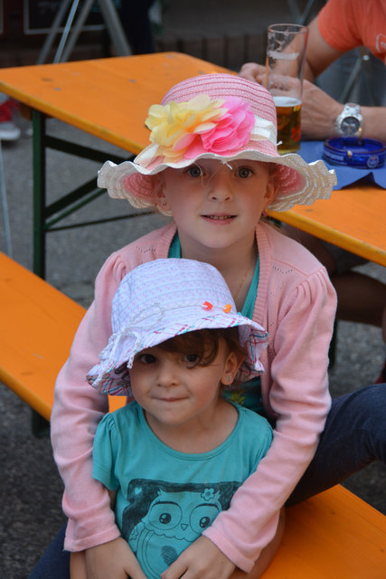 Sophie und Laura (vorne)