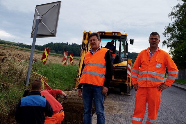 Friedrich Lehensteiner und Karl Schwarz von der Straßenmeisterei Melk appellieren an die Vernunft der Verkehrsteilnehmer.