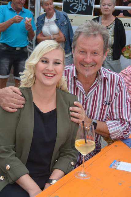 Linda Stefitz, Manfred Hirn