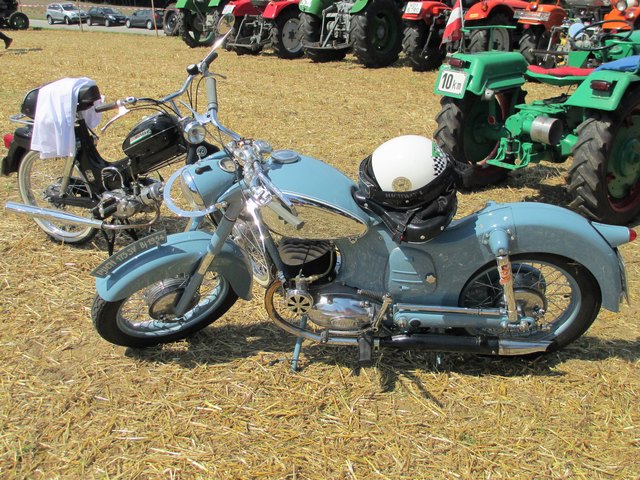 Noch fahrtüchtige Motorräder von früher.