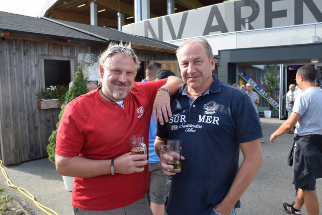 Bei M. Karner und W.Schier darf die Gemütlichkeit nicht fehlen.