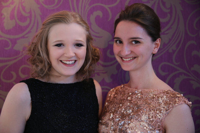 Die Solistinnen Sophie Trobos (Violine) und Nora Geroldinger (Gesang). | Foto: Geroldinger