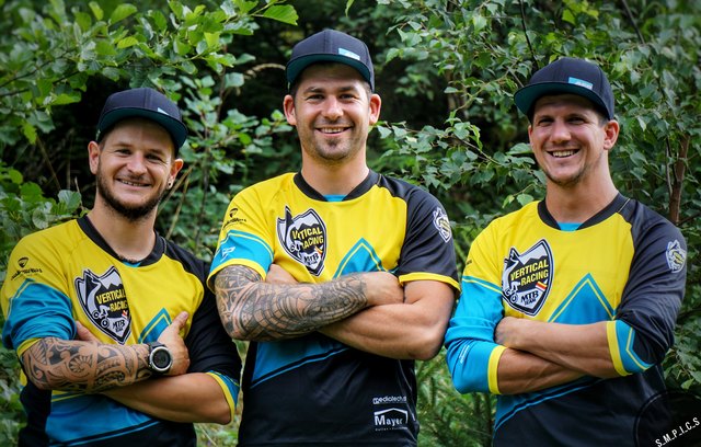 Die drei Mountainbiker: Stefan Müller, André Lesacher und Martin Walder haben ein ambitioniertes Ziel | Foto: KK