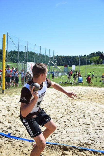 Kugelstoßen: die LeichtathletInnen in Action