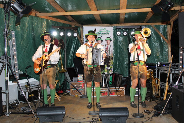 Das Schneiderwirt Trio spielte beim Tanz übern Bach in Gößnitz auf. | Foto: Lederer