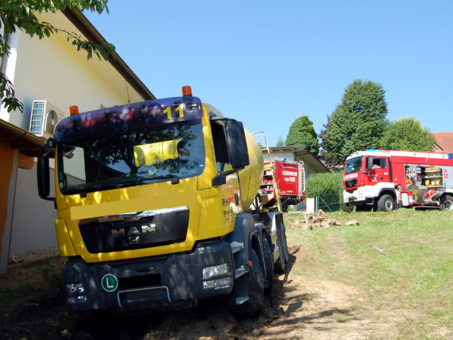 Dieser Betonmischer wurde von der Stadtfeuerwehr Pinkafeld geborgen. | Foto: Stadtfeuerwehr Pinkafeld