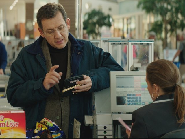 Dany Boon als unsäglicher Geizkragen am Samstag in "Nichts zu verschenken". | Foto: Filmladen