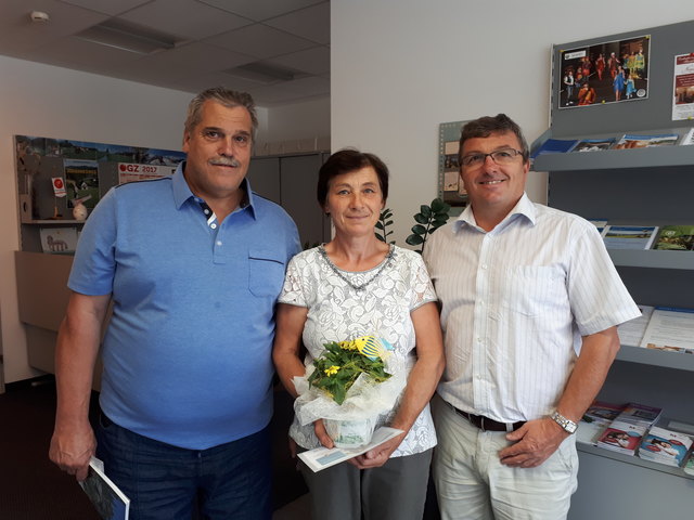 Hans Hinterreiter (rechts) mit der Familie Hawle. | Foto: TV Bad Zell