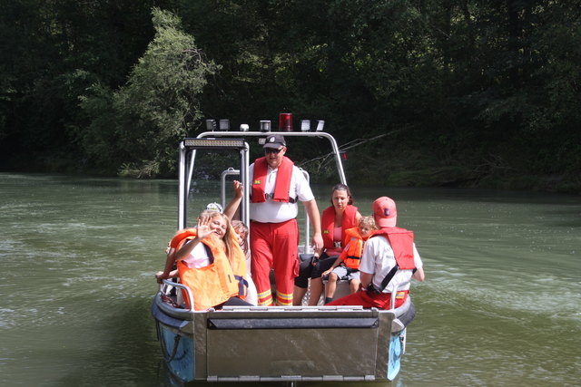 Die Kinder hatten beim Erlebnistag mit der Österreichischen Wasserrettung sichtlich Spaß. | Foto: KK