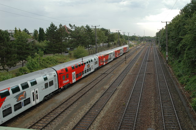 Bei der Stranzenbergbrücke an der Grenze von Hietzing und Meidling soll eine neue Station für die Verbindungsbahn kommen. | Foto: Christian Bunke