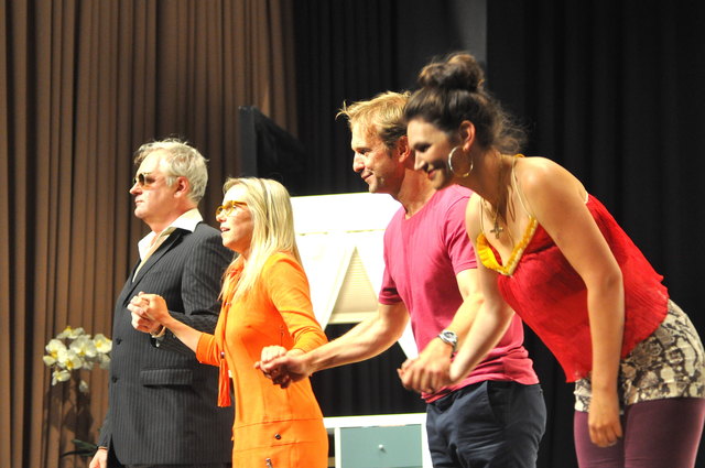 Schlussapplaus für Manfred Stella, Sandra Cirolini-Lackner, Leopold Dallinger und Daniela Oberrauch.