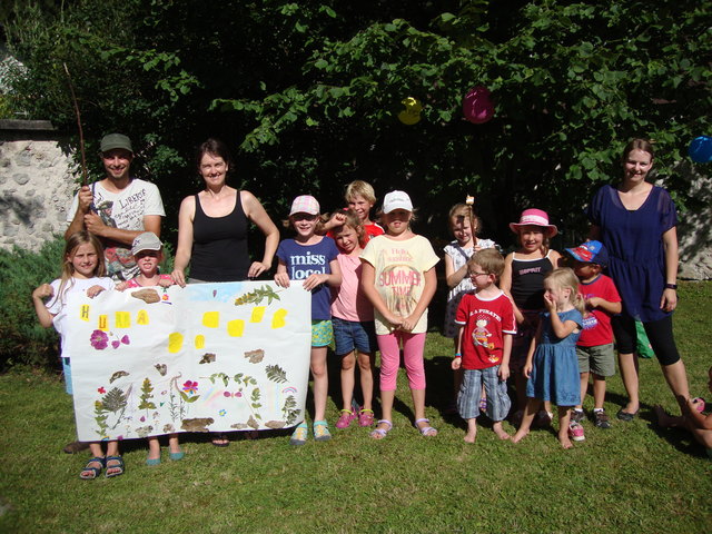 Viel Geschicklichkeit und jede Menge gute Laune waren bei der Spürnasenrallye durch den Pfarrgarten angesagt. | Foto: Julia Haslinger