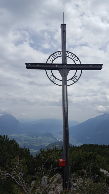 Vom 2096m hohen Simmering hat man unter anderem einen tollen Blick auf Mieminger Plateau und Inntal