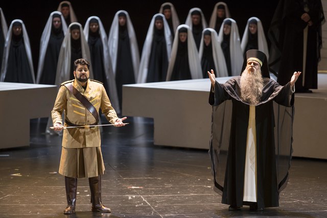 Fotoprobe Giuseppe Verdi AIDA Foto: Neumayr/Leo 01.08.2017 Yusif Eyvazov (Radames) und Dmitry Belosselskiy (Ramfis)