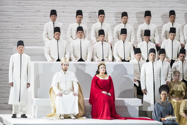 Fotoprobe Giuseppe Verdi AIDA Foto: Neumayr/Leo 01.08.2017  Roberto Tagliavini (Der König) und Jekaterina Sementschuk (Amneris) mit Vittoria Yeo (Aida)