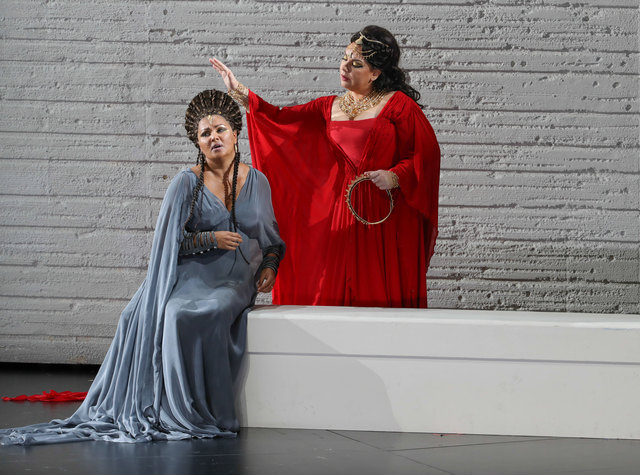 Salzburger Festspele 2017Fotoprobe "AIDA" im Großen Festspielhaus SalzburgFoto: Franz Neumayr      3.8.2017Im Bild v.l. Anna Netrebko als Aida und Ekaterina Semenchuk als Amneris