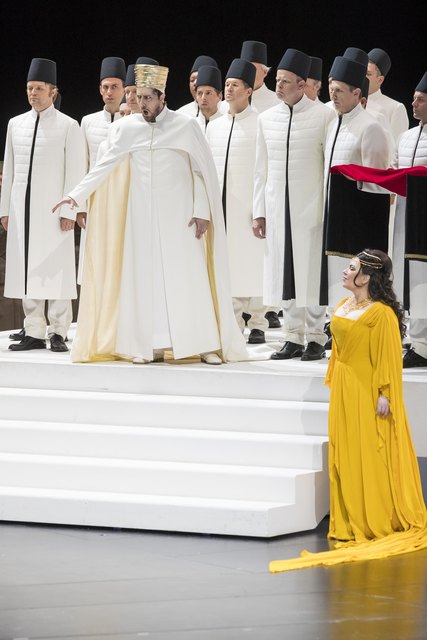 Fotoprobe Giuseppe Verdi AIDA Foto: Neumayr/Leo 01.08.2017  Roberto Tagliavini (Der König) und Jekaterina Sementschuk (Amneris)