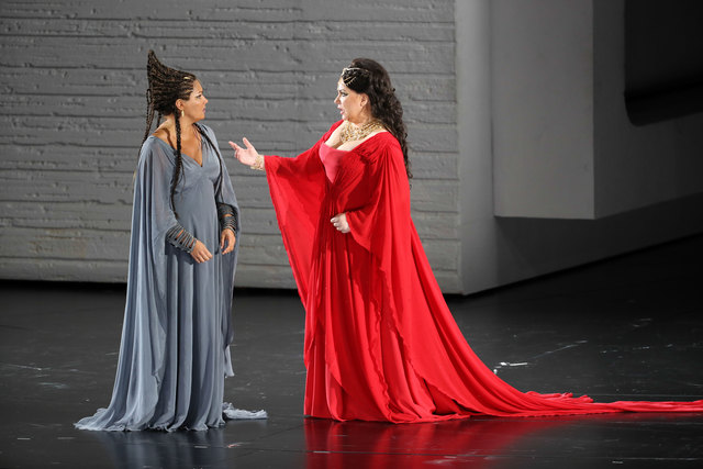 Salzburger Festspele 2017Fotoprobe "AIDA" im Großen Festspielhaus SalzburgFoto: Franz Neumayr      3.8.2017Im Bild v.l. Anna Netrebko als Aida und Ekaterina Semenchuk als Amneris