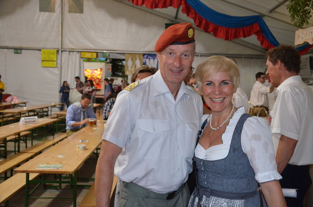Garnison Kommandant der Krobatinkaserne Johannes Nussbaumer mit Gattin.