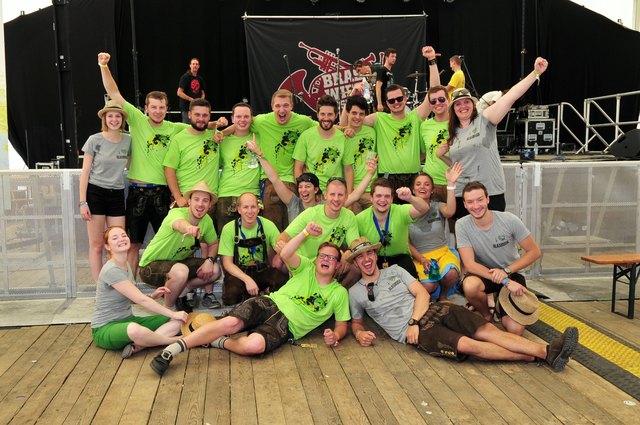 Blechberg-Haufen auf der Brass-Wiesn: Die entfesselten Musikanten samt mitgereisten Fans!