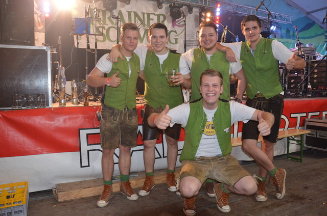 Die fünf sympathischen Musiker der Gruppe "Krainerschwung", mit Frontman Johannes Kalchhofer aus Flachau sorgten für beste Stimmung im Festzelt in Radstadt. www.krainerschwung.com