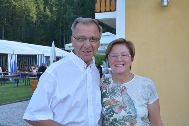 KB-Bezirksobmann Alois Spitzer und seine Gattin unterhielten sich prächtig