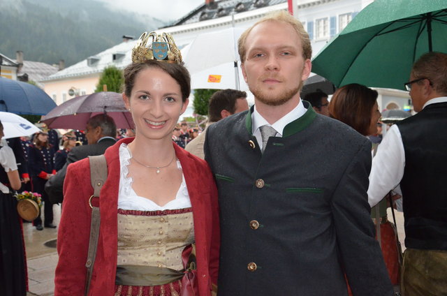 Die Niederösterreichische Weinkönigin Julia Herzog aus der Thermenregion Bad Vöslau mit Bernhard Schmidt waren als Ehrengäste beim Gardefest in Radstadt geladen.
