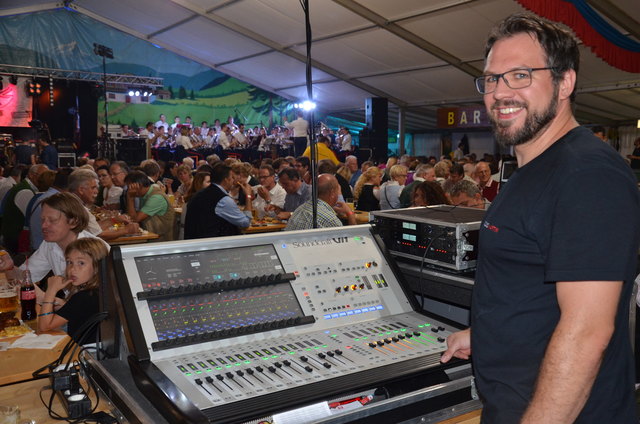 Michael Haider vom Tonstudio Martin sorgte für die perfekte Beschallung im Festzelt beim Gardefest in Radstadt.