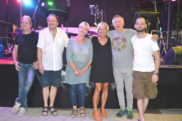 Hocky and friends und Bgm., Ingrid Salamon trotzten dem schlechten Wetter.