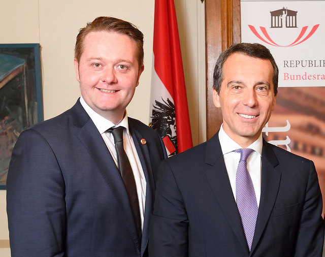 Mario Lindner mit Bundeskanzler Christian Kern (v. l.). | Foto: KK