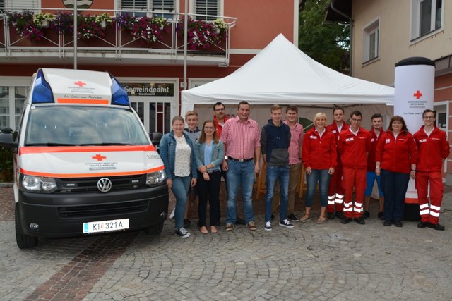 Die Abordnung der LJ mit einer Delegation des Roten Kreuz Grünburg vor dem neuen Pavillon﻿ | Foto: Rotes Kreuz Grünburg