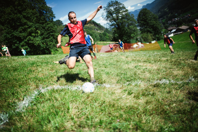 Das "schrägste Fußballturnier" geht in St. Georgen bei Bruck/Glstr. über die Bühne. | Foto: artisual.at