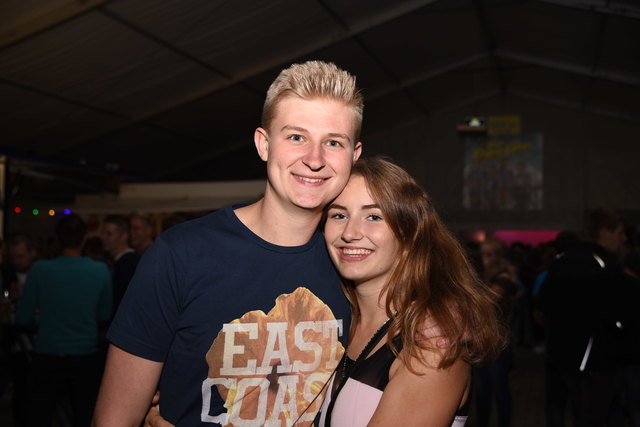 Lukas und Julia waren gemeinsam am Fest zu sehen.