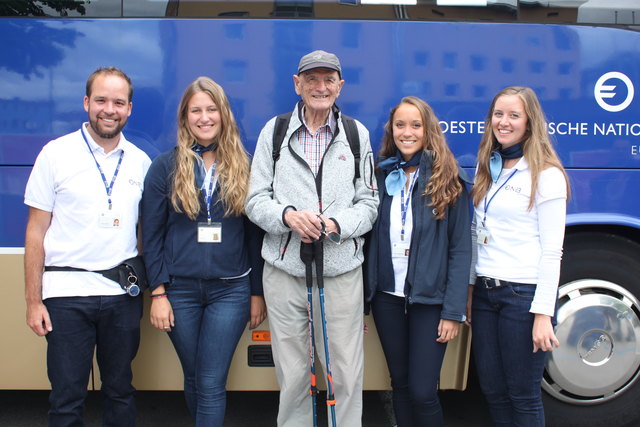 Herr Raggl mit dem Team der Euro-Info-Tour | Foto: OeNB