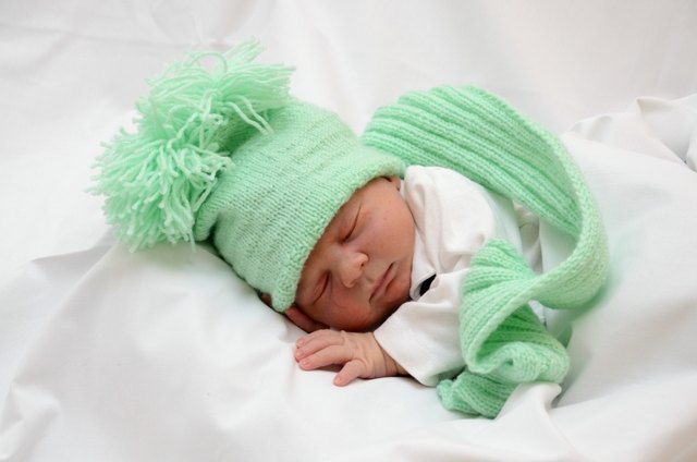 Damian Datum: 9.3.2017 Eltern: Bettina Takacs und Manfred Rauch Geburtsort: LKH Graz Größe: 48 cm Gewicht: 3396 g | Foto: babysmile