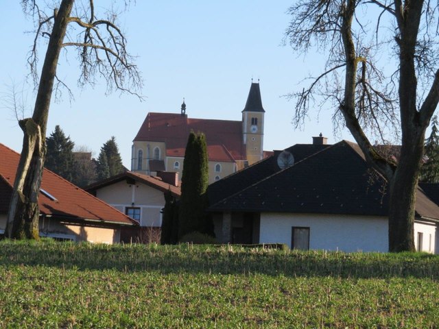 Im Grünen und doch das Ortszentrum so nah!