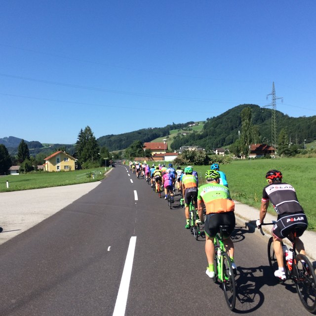 Über 60 Teilnehmer an der 120 km Runde mit 1100Hm