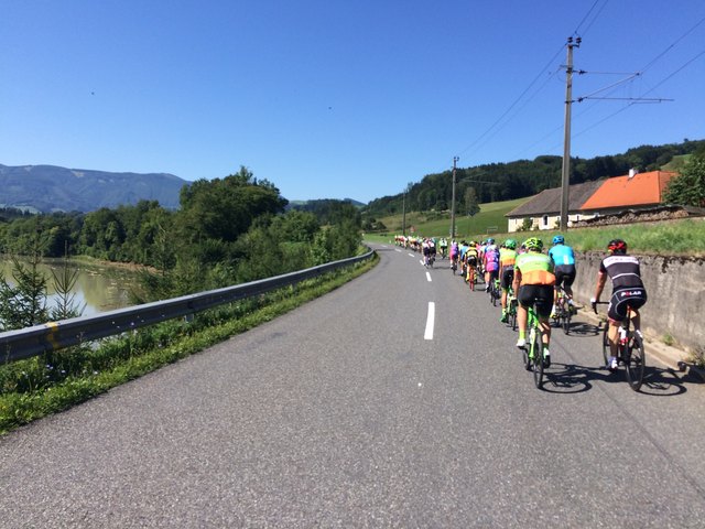 Über 60 Teilnehmer an der 120 km Runde mit 1100Hm