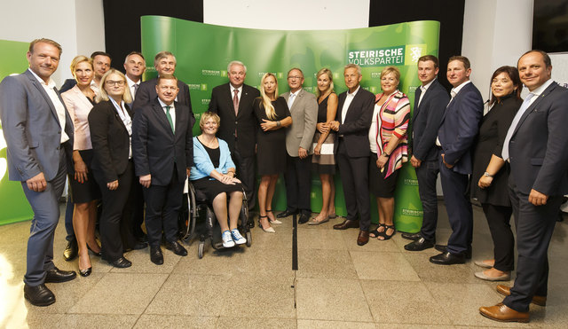 Kandidaten zur Nationalratswahl: Andreas Herz, Kathrin Nachbaur, Martina Kaufmann, Ernst Gödl, Karl Schmidinger, Werner Amon, Josef Smolle, Barbara Krenn, LH Hermann Schützenhöfer, Juliane Bogner-Strauß, LGF Detlev Eisel-Eiselsberg, Daniela List, Reinhold Lopatka, Eva Maria Schmidinger, Volkart Kienzl, Andreas Kühberger, Agnes Totter, Christoph Stark | Foto: STVP/Scheriau