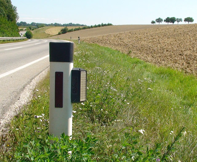 Auf 480 Straßenkilometern, davon knapp 68 im Bezirk Vöcklabruck, sind in OÖ bereits Wildwarngeräte angebracht. | Foto: Land OÖ