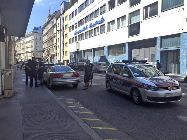 Verfolgungsjagd in der Weyringergasse. Der Täter wurde angezeigt.