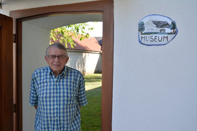 Das Dorfmuseum kennt MUK-Obmann Felix Miletich wie seine Westentasche. Mehrmals die Woche ist er hier anzutreffen.