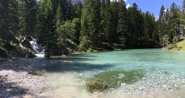 Glasklares, eiskaltes Bergwasser füllt die beiden neuen Seen.