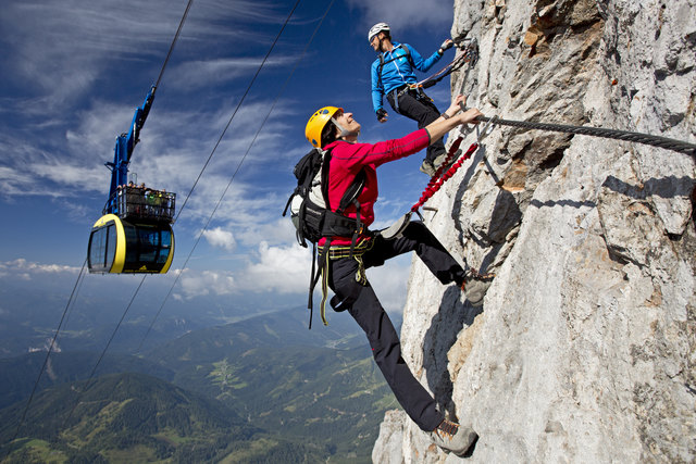 Kletterfans aus Österreich, Deutschland oder Südtirol kennen zukünftig alle Klettersteige in Schladming-Dachstein. | Foto: Raffalt