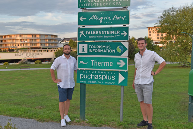 Hotels, Golf und Therme: Touristen können in Stegersbach einiges entdecken, wissen Hannes Thier (links) und Bernhard Krammer.