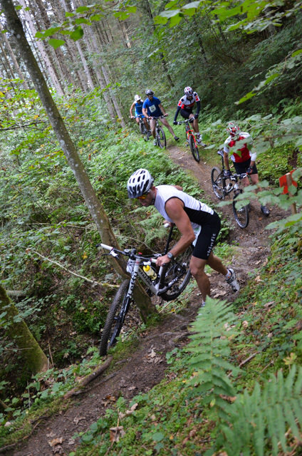 Das Mountainbike muss oft auch getragen werden | Foto: Alpenverein Feldkirchen (4)
