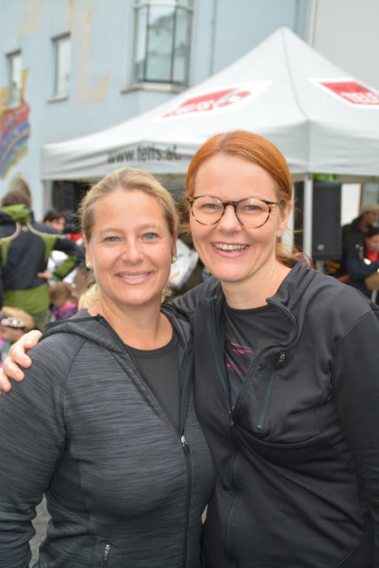 VBgm. Dr. Cornelia Hagele und Rebecca Kirchbaumer begleiteten die Kleinsten auf der Strecke.