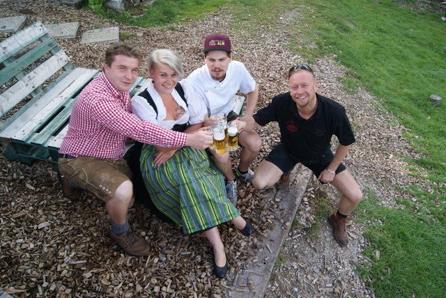 Auf den Steirerball: Daniel Perhab, Anna Krammer, Stefano Erhart und Daniel Prachowny (v. l.) zeichnen für den Ball verantwortlich. | Foto: KK