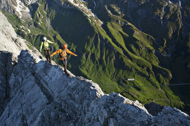 Spektakuläre Gratwanderung am Arlberger Klettersteig. | Foto: TVB St. Anton am Arlberg / Bernd Ritschel